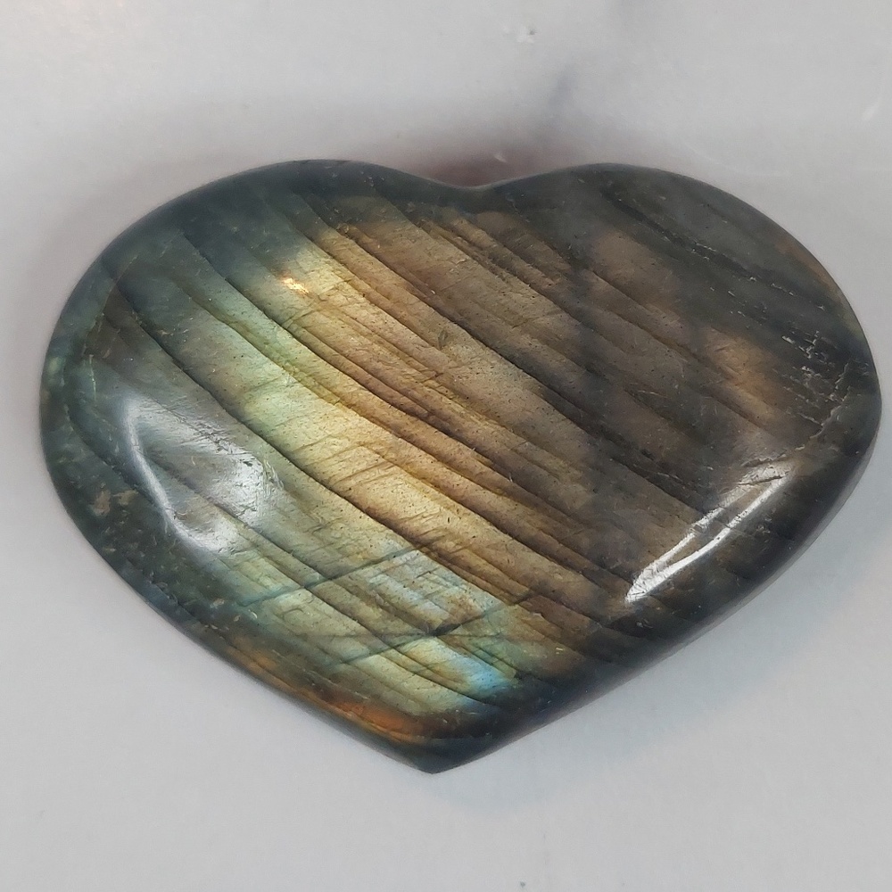 Labradorite Heart Carving | Protection • Intuition • Inner Magic - Picture 3 of 9